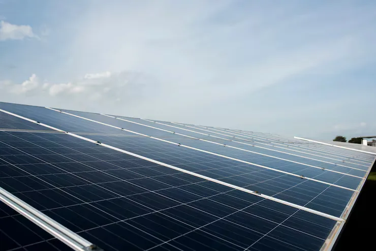 panneaux solaires Brécé